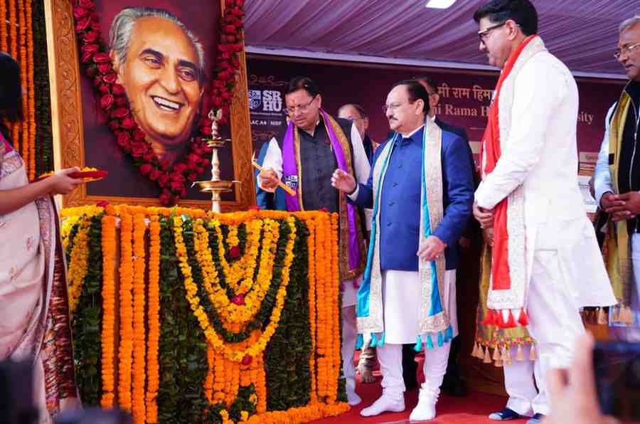 स्वामी राम हिमालयन यूनिवर्सिटी 8 वां दीक्षान्त समारोह, केंद्रीय मंत्री जे पी नड्डा, CM पुष्कर सिंह धामी रहे मौजूद