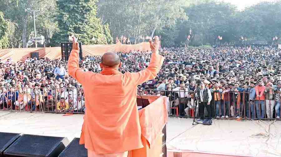 यूपी सीएम का उत्तराखंड दौरा ! कल अपने गांव पंचूर आ सकते हैं योगी आदित्यनाथ, तैयारियों में जुटा प्रशासन