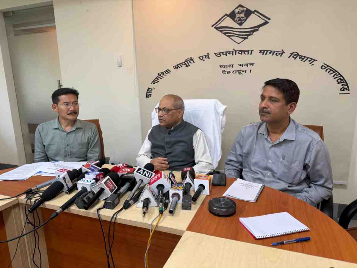 वैश्विक हालात के बीच उत्तराखंड में गैस और ईंधन आपूर्ति की समीक्षा, चारधाम यात्रा को लेकर विशेष निर्देश