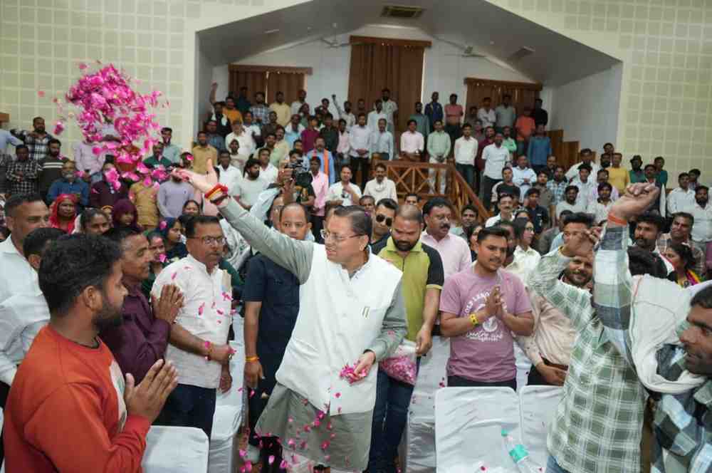 नगर निकाय कर्मचारियों ने निकाली आभार रैली, मुख्यमंत्री पुष्कर सिंह धामी का किया सम्मान