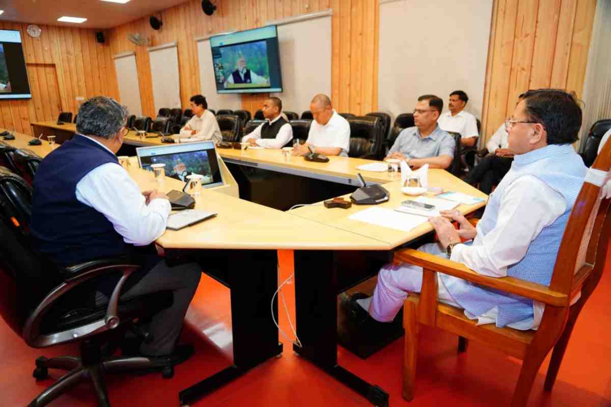 प्लास्टिक मुक्त होगी चारधाम यात्रा, CM धामी ने कहा- ड्रोन के ज़रिये की जाएगी निगरानी, कूड़ा फैलाने वालों पर होगी सख्त कार्रवाई