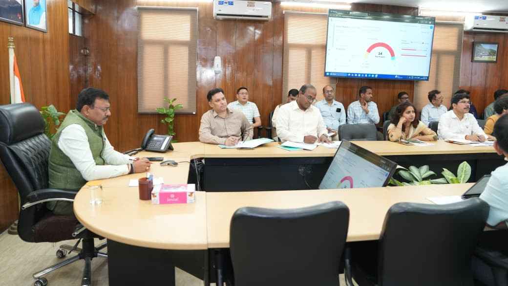 स्टेट प्रगति पोर्टल से होगी योजनाओं की निगरानी, मुख्य सचिव आनंद बर्द्धन ने दिये निर्देश