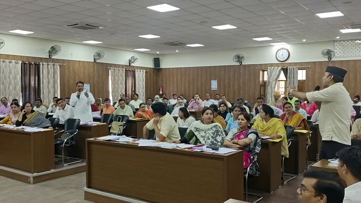 देहरादून निगम बैठक में हंगामा ! अतिक्रमण पर सख्ती और 715 भर्तियों को मंजूरी