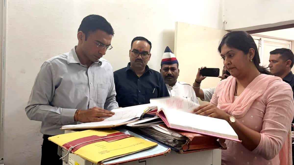 देहरादून: स्टांप चोरी और अवैध रजिस्ट्रियों पर बड़ा एक्शन, विकासनगर उप निबंधक अपूर्वा सिंह के निलंबन की संस्तुति