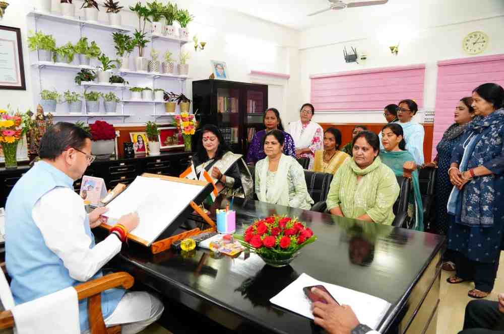 आंगनबाड़ी कर्मियों को जल्द मिल सकता है तोहफा, मानदेय बढ़ाने पर धामी सरकार गंभीर