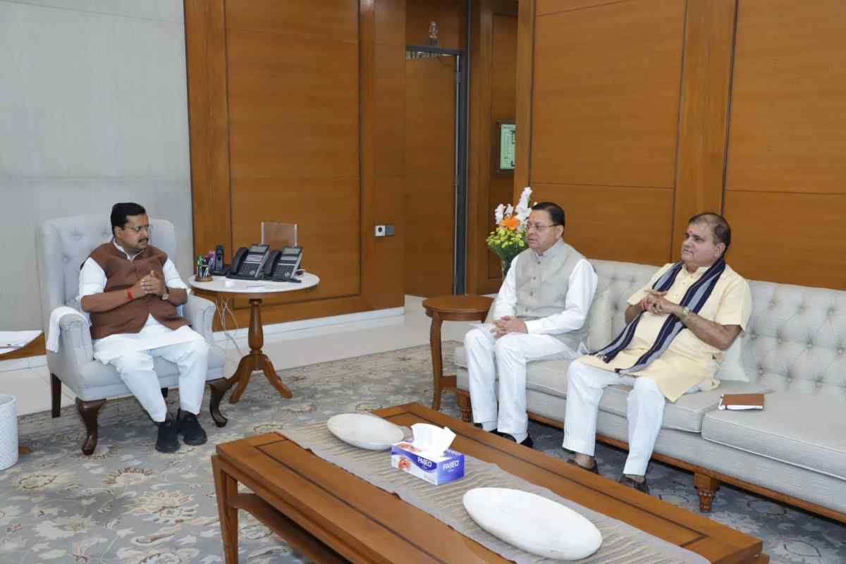दिल्ली में BJP के अध्यक्ष नितिन नबीन से मिले CM धामी, भेंट किया उत्तराखंड का शहद, संगठन से जुड़े कई मुद्दों पर हुई चर्चा, महेंद्र भट्ट भी रहे साथ