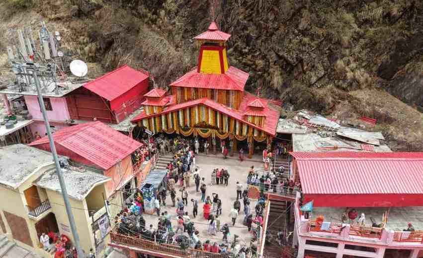यमुनोत्री धाम में हार्ट अटैक से दो श्रद्धालुओं की मौत, चारधाम यात्रा में मृतकों का आंकड़ा 10 पहुंचा