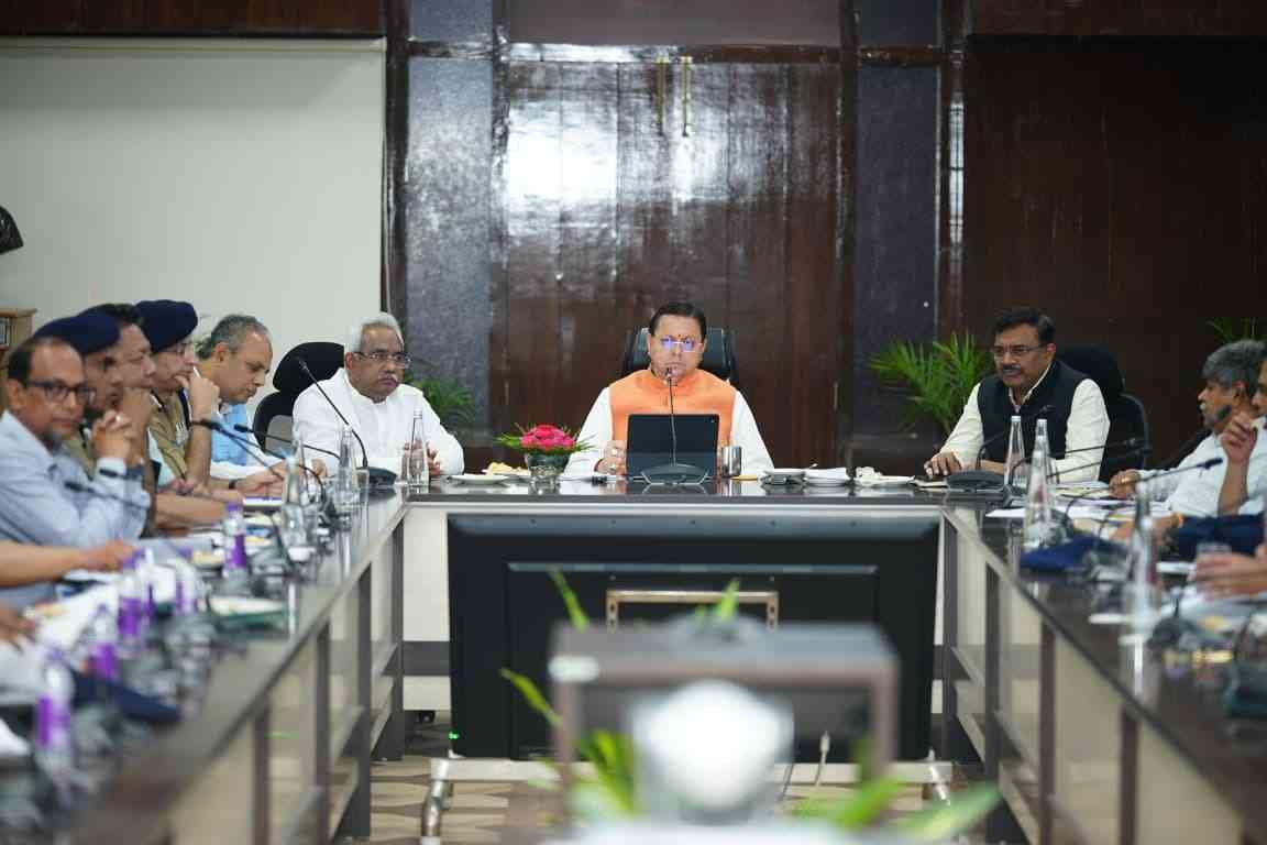 मानसून से पहले अलर्ट मोड में सरकार, सीएम धामी के सख्त निर्देश; 15 नवंबर तक सभी सड़कें होंगी गड्ढा मुक्त