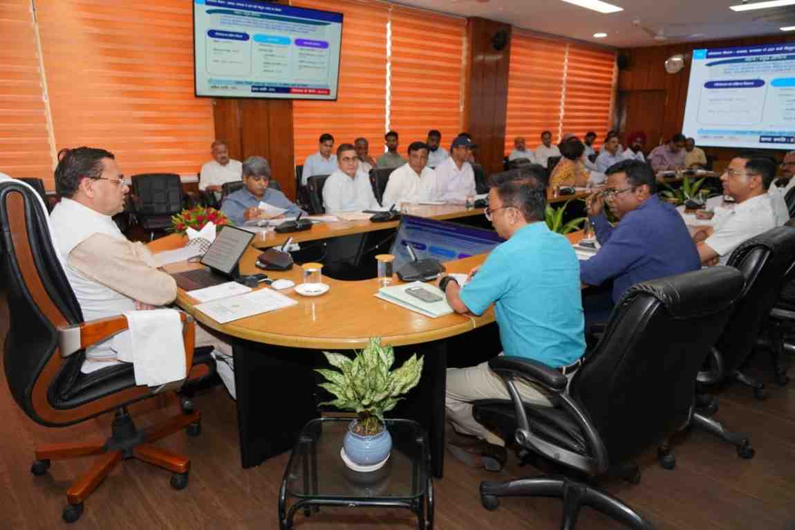 उत्तराखंड की 6,940 करोड़ की 12 परियोजनाओं की सीएम ने की समीक्षा, 15 अक्टूबर तक पूरा करने के निर्देश