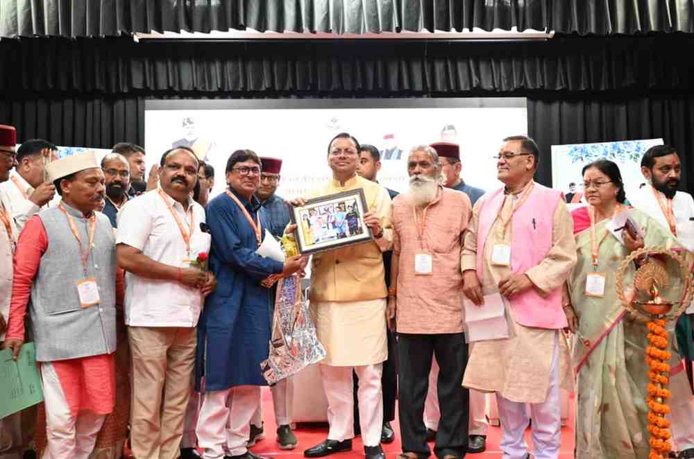 एक क्लिक में 9.74 लाख लाभार्थियों को मिली पेंशन, सीएम धामी ने खातों में भेजे 176.59 करोड़ रुपये