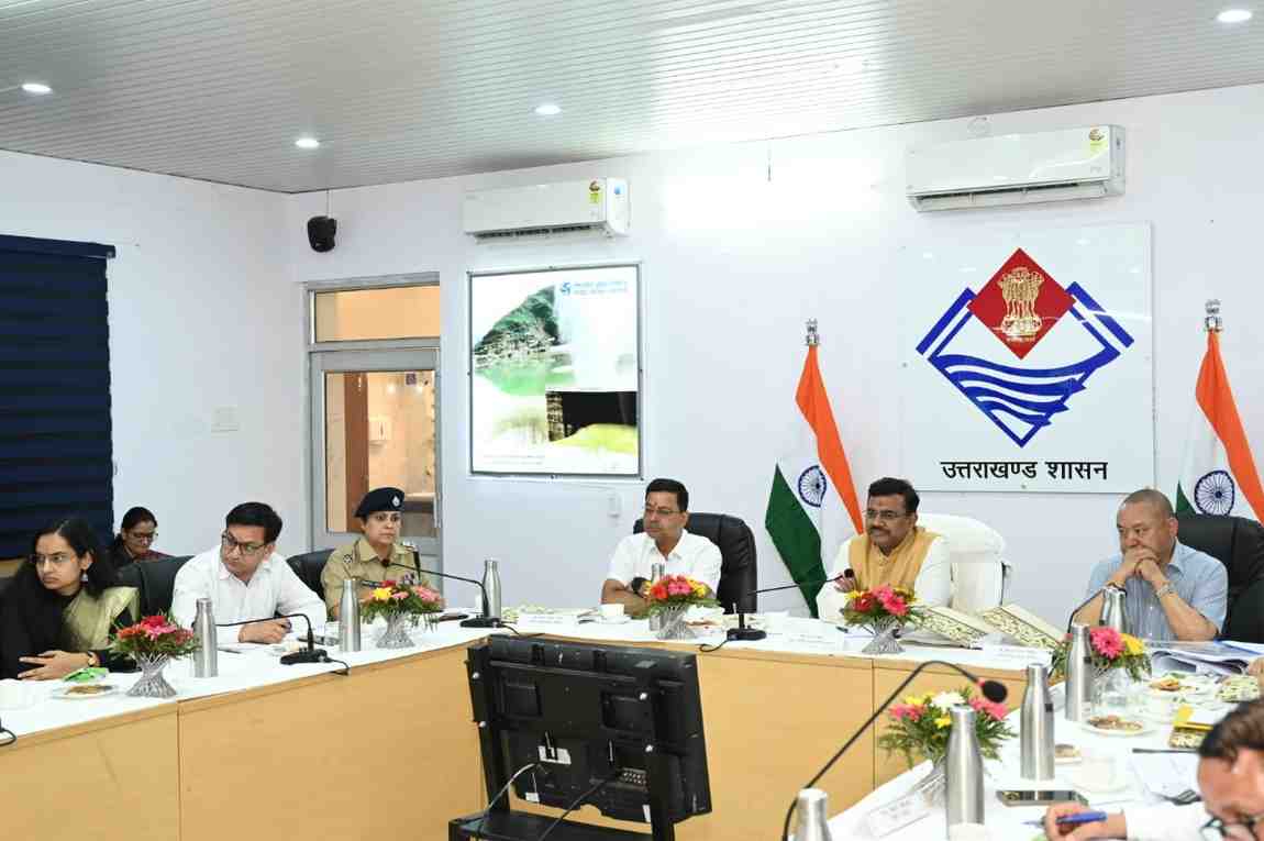 टिहरी में विकास कार्यों की समीक्षा: मुख्य सचिव ने अफसरों को दिए परियोजनाएं समय से पूरी करने के सख्त निर्देश