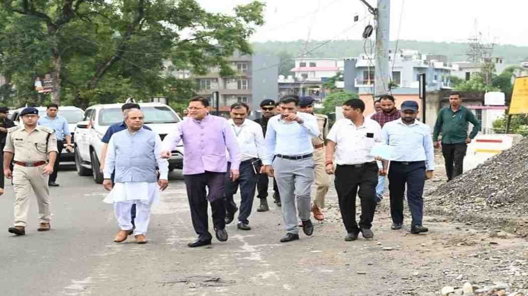 नंदा की चौकी पुल की एप्रोच रोड का सीएम धामी ने किया निरीक्षण, 16 दिन बाद टूटने से मचा था हड़कंप