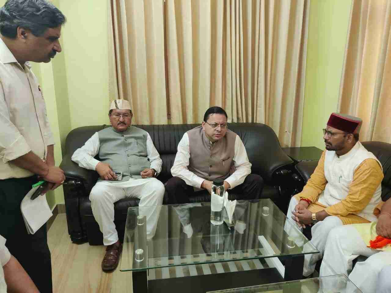 टनल हादसा: CM धामी ने अधिकारियों को दिये रेस्क्यू अभियान में तेजी लाने के निर्देश, प्रभावित परिवारों को तत्काल सहायता देगी सरकार