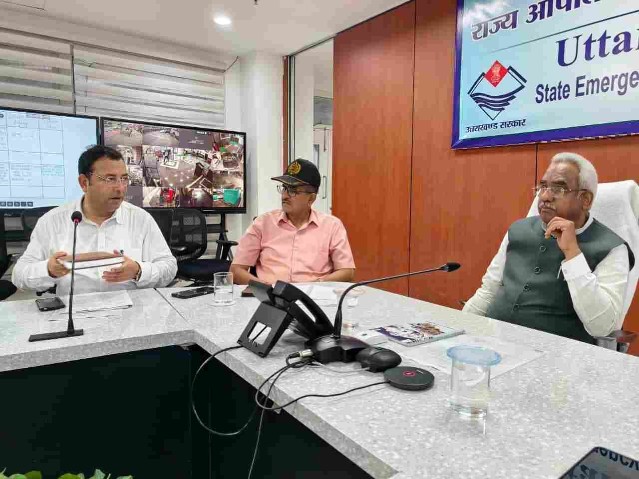पीपलकोटी टनल हादसा: मंत्री मदन कौशिक ने एसईओसी पहुंचकर राहत-बचाव कार्यों की समीक्षा की