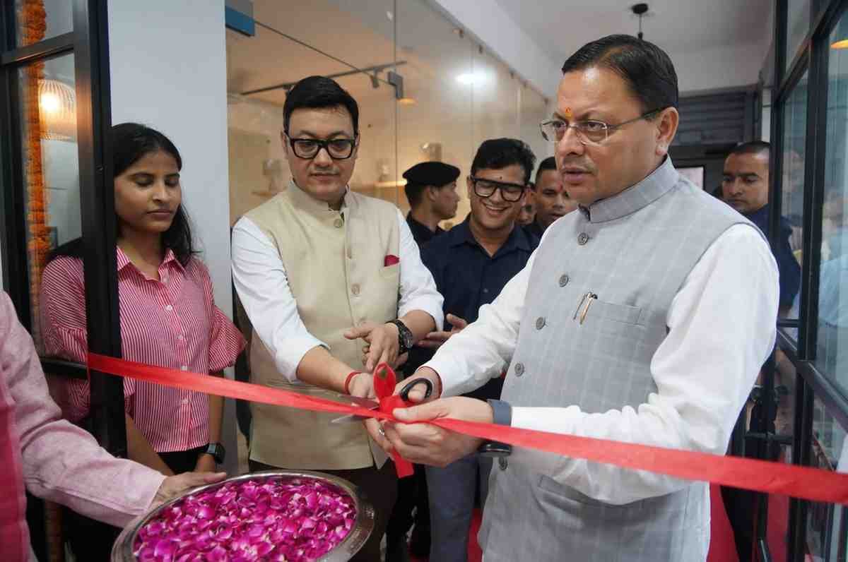 देहरादून में ओहो रेडियो 89.2 एफएम का शुभारंभ, सीएम धामी ने कहा — रेडियो आज भी जनसंवाद का सबसे प्रभावी माध्यम