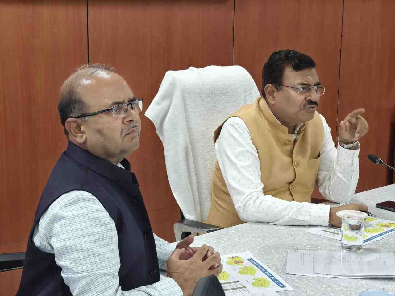 मानसून की समीक्षा बैठक में मुख्य सचिव ने दिये बंद सड़कें जल्द खोलने, चारधाम यात्रा सुरक्षित रखने और अंतिम व्यक्ति तक मौसम अलर्ट पहुंचाने के निर्देश