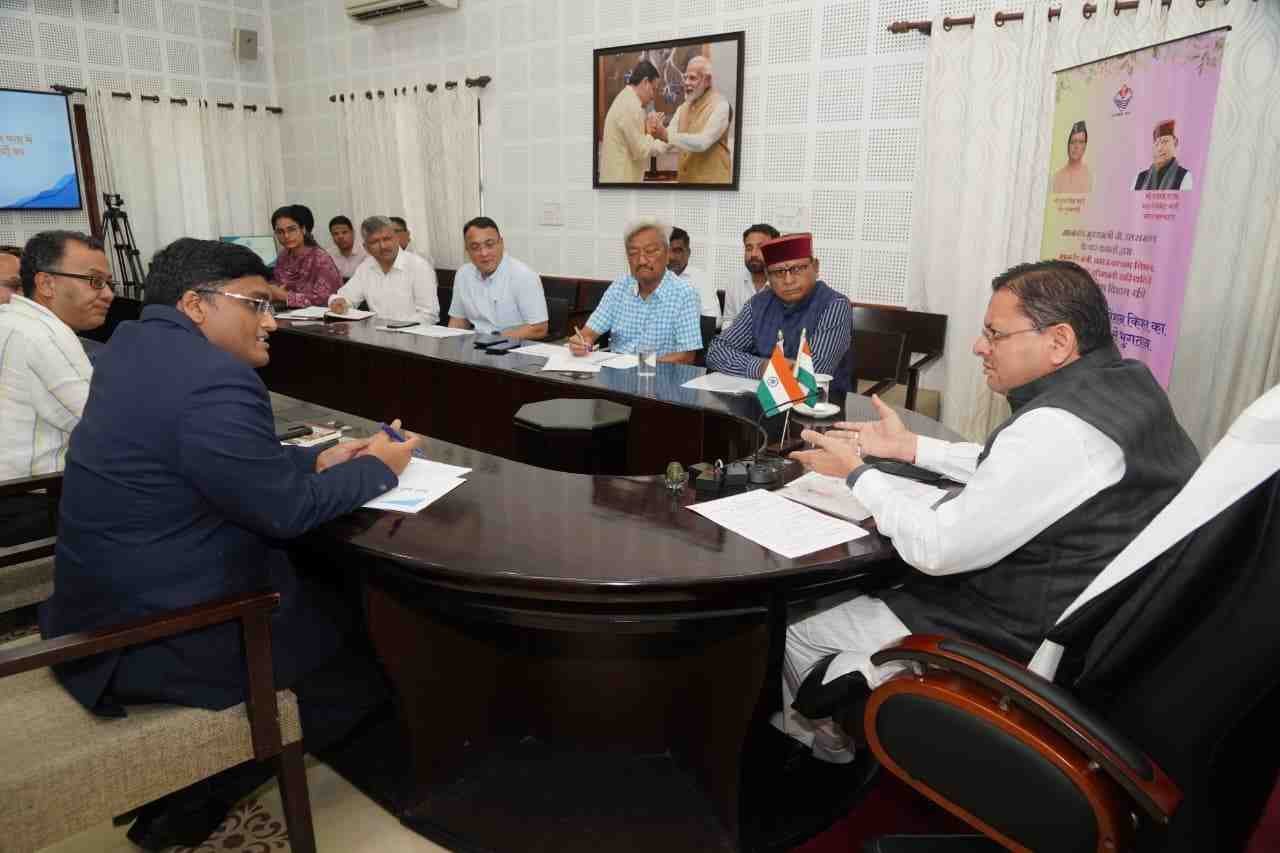 CM धामी ने 9 लाख 87 हजार 17 पेंशन लाभार्थियों को किया 146 करोड़ 32 लाख रुपये की पेंशन राशि का भुगतान