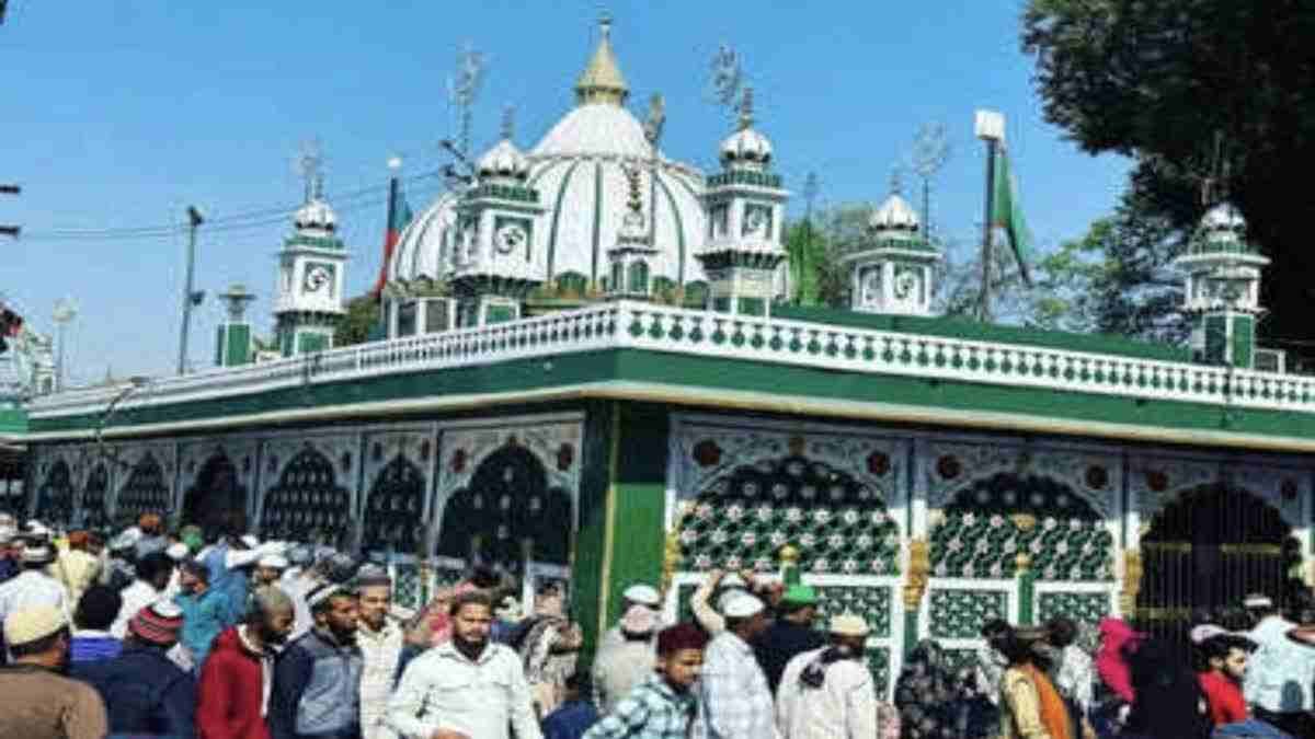 मेहंदी डोरी की रस्म के साथ शुरू हुआ पिरान कलियर मे उर्स, 4 जोन और 16 सेक्टर में बांटा गया मेला क्षेत्र