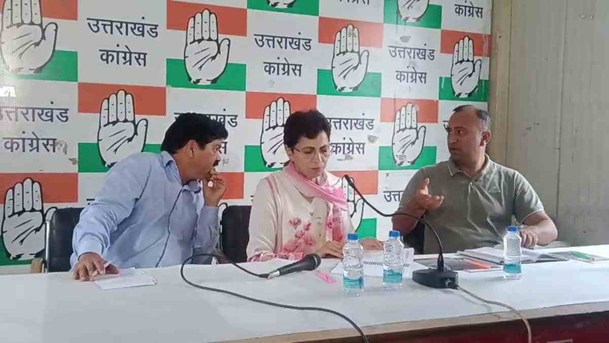कुमारी शैलजा ने कांग्रेस पदाधिकारियों के साथ की बैठक, 2027 चुनाव की रणनीति पर मंथन