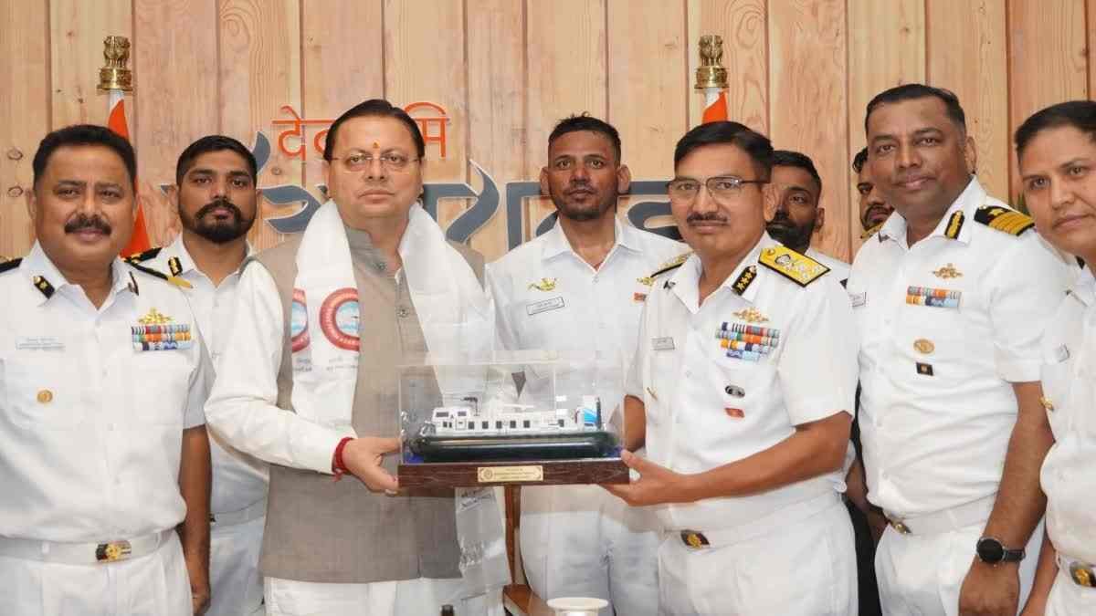माउंट मुकुट ईस्ट फतह कर लौटा भारतीय तटरक्षक बल का दल, मुख्यमंत्री धामी ने दी बधाई
