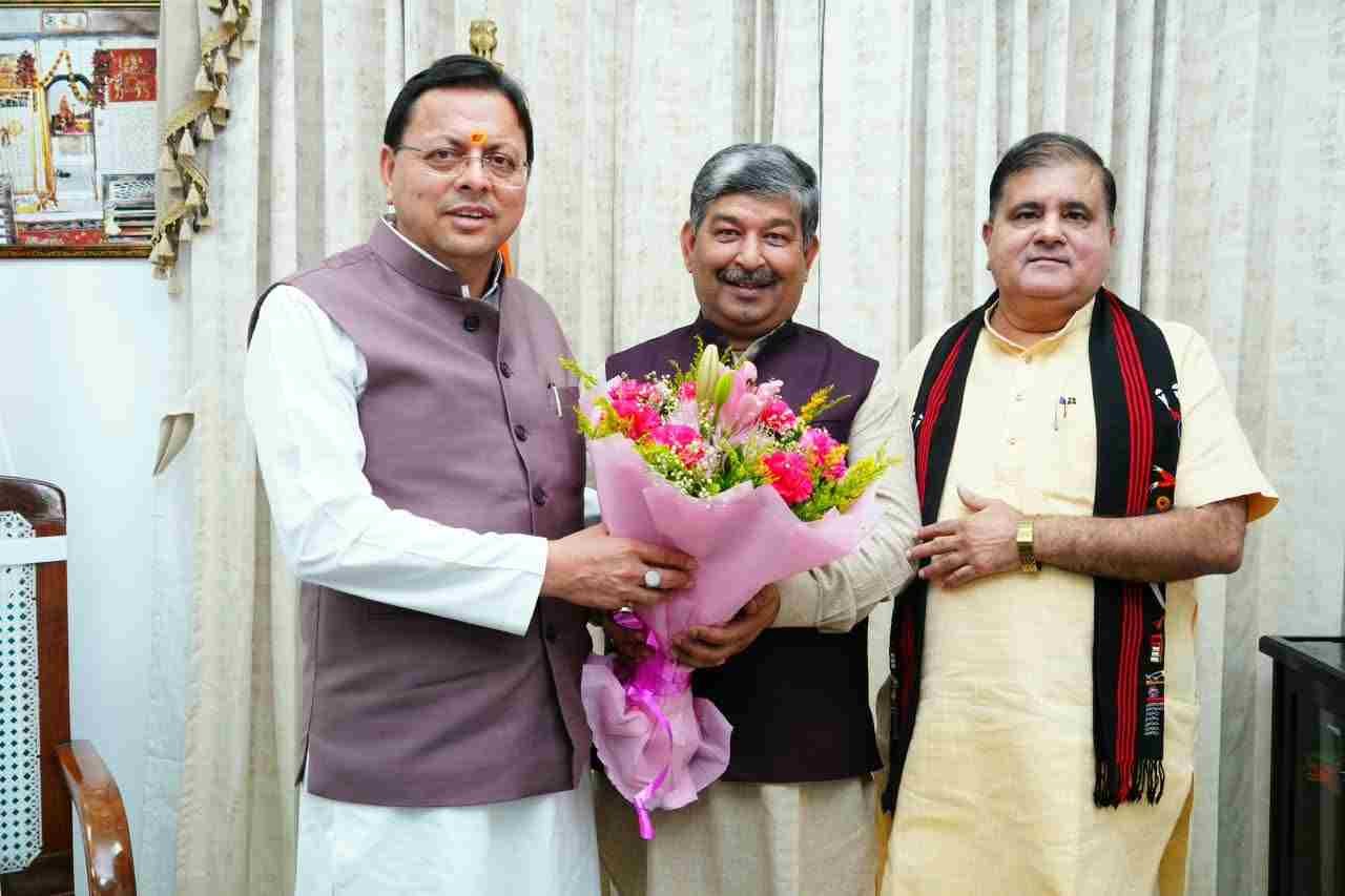 CM धामी ने राज्यसभा सांसद दिनेश आर्य को दी बधाई, प्रदेश के मुद्दे संसद में उठाने की जताई उम्मीद