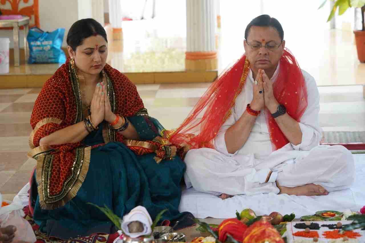 शारदीय नवरात्रि पर मुख्यमंत्री धामी ने की मां दुर्गा की पूजा-अर्चना, प्रदेश की सुख-समृद्धि की कामना की